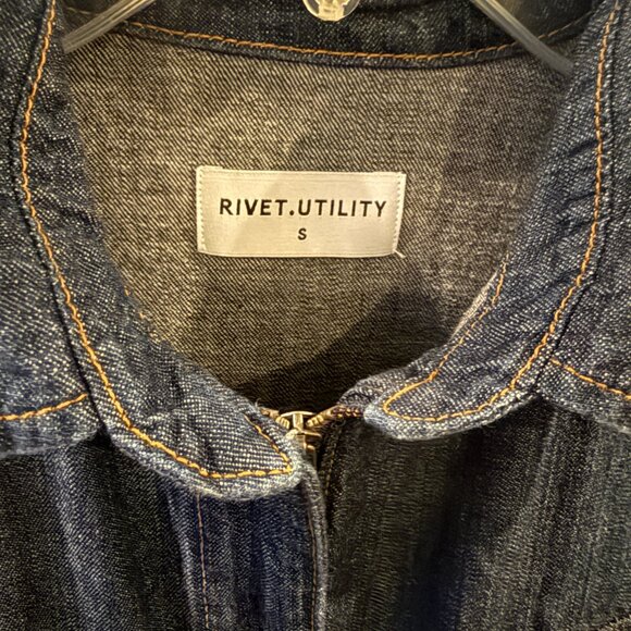 RIVET UTILITY Boyfriend Denim Jumpsuit Size Small Color: Mid denim - Picture 4 of 15